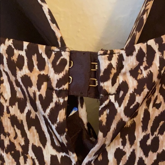 Victoria’s Secret sleep top w/built in bra - Picture 5 of 5